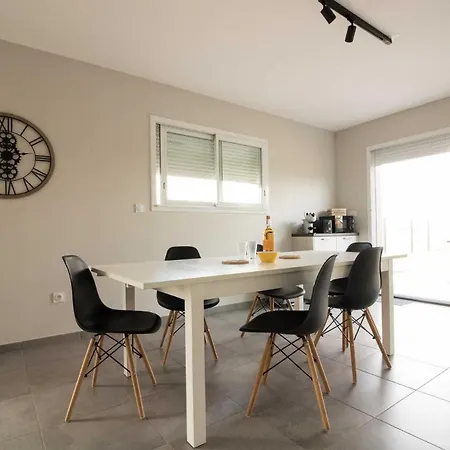Holiday home La Cle Des Champs